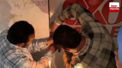 Khanna administration seals a salon that treats baldness