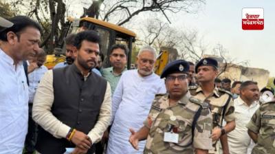 ਕੇਂਦਰੀ ਸ਼ਹਿਰੀ ਹਵਾਬਾਜ਼ੀ ਮੰਤਰੀ ਰਾਮ ਮੋਹਨ ਨਾਇਡੂ ਕਿੰਜਾਰਾਪੂ ਨੇ ਅਹਿਮਦਾਬਾਦ ’ਚ ਹਾਦਸੇ ਵਾਲੀ ਥਾਂ ਦਾ ਕੀਤਾ ਦੌਰਾ
