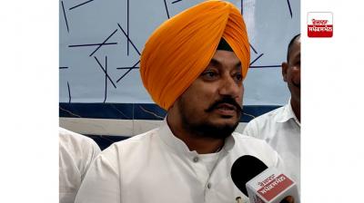 ਗਿੱਦੜਬਾਹਾ ਤੋਂ ਹਲਕਾ ਇੰਚਾਰਜ ਪ੍ਰਿਤਪਾਲ ਸ਼ਰਮਾ ਪੱਤਰਕਾਰਾਂ ਨਾਲ ਗੱਲਬਾਤ ਕਰਦੇ ਹੋਏ 