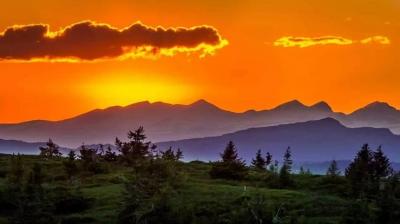 ਅਰੁਣਾਚਲ ਪ੍ਰਦੇਸ਼ ਦੇ ਪਿੰਡ ਡੋਂਗ ਤੋਂ ਕੁਝ ਅਜਿਹਾ ਦਿਸਦਾ ਹੈ ਚੜ੍ਹਦਾ ਸੂਰਜ।