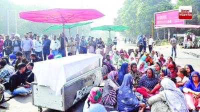 Should immigrants have the right to live in Punjab or not? There was a strong debate about this