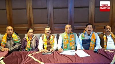 ਹੁਸ਼ਿਆਰਪੁਰ ’ਚ ਬੀਜੇਪੀ ਦੇ ਸੀਨੀਅਰ ਨੇਤਾ ਵਿਜੇ ਸਾਂਪਲਾ ਕਾਨਫ਼ਰੰਸ ਨੂੰ ਸੰਬੋਧਨ ਕਰਦੇ ਹੋਏ 