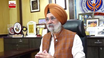 ਦਿੱਲੀ ਸਿੱਖ ਗੁਰਦੁਆਰਾ ਪ੍ਰਬੰਧਕ ਕਮੇਟੀ ਦੇ ਜਨਰਲ ਸਕੱਤਰ ਜਗਦੀਪ ਸਿੰਘ ਕਾਹਲੋ ਜਾਣਕਾਰੀ ਦਿੰਦੇ ਹਏ 