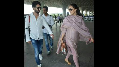 Shahid Kapoor and Mira Kapoor Spotted at Airport
