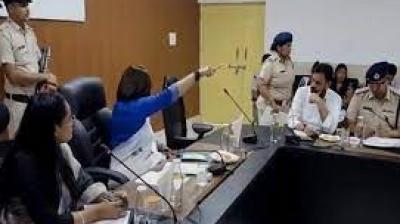 There was a fierce debate between the chairperson of the Haryana Women's Commission and a woman police officer