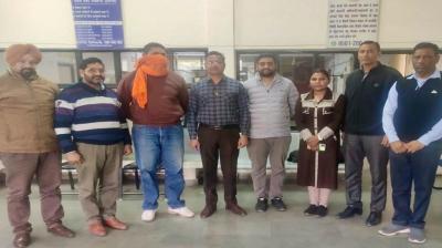 VB arrests private person for demanding Rs one lakh bribe news in punjabi 