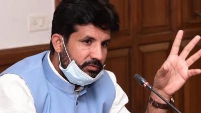 15 buses of private companies operating without tax seized