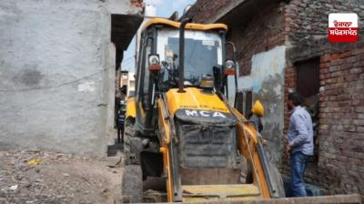 ਜ਼ਿਲ੍ਹਾ ਪ੍ਰਸ਼ਾਸਨ ਨੇ ਫਿਰ ਢਾਇਆ ਨਸ਼ਾ ਤਸਕਰ ਅਜੇ ਕੁਮਾਰ ਬਿੱਲੀ ਦਾ ਘਰ