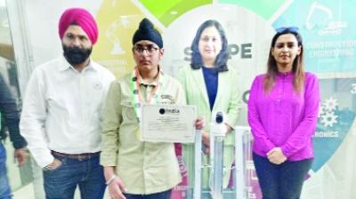  14 year old Harsirjan Singh builds unique robot to eradicate corona virus