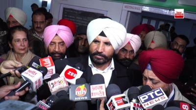 ਪੰਜਾਬ ਪ੍ਰਦੇਸ਼ ਕਾਂਗਰਸ ਕਮੇਟੀ ਦੇ ਪ੍ਰਧਾਨ ਅਮਰਿੰਦਰ ਸਿੰਘ ਰਾਜਾ ਵੜਿੰਗ ਪੱਤਰਕਾਰਾਂ ਨਾਲ ਗੱਲਬਾਤ ਕਰਦੇ ਹੋਏ 