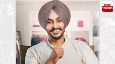 Many singers including Gippy Grewal arrived to know about Rajveer Jawanda's condition at Fortis