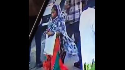 A woman took out 35 thousand rupees from the pocket of a devotee during Kirtan in Fazilka