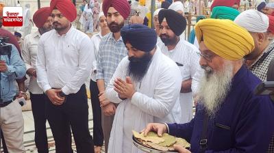 Harjot Singh Bains paid obeisance at Sri Akal Takht Sahib after completing religious service.