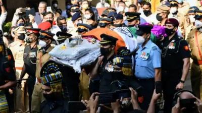 during last rites of lata mangeshkar