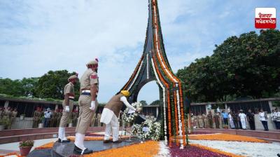 Bhagwant Mann pays tribute to soldiers News in Punjabi