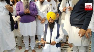 New Jathedar Giani Kuldeep Singh Gargajj pays obeisance at Sri Darbar Sahib