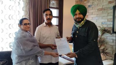 Navjot Sidhu With DGP Mohammad Mustafa