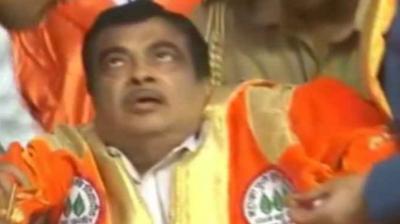  Nitin Gadkari fell unconscious on stage