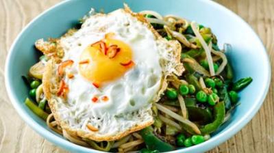noodles egg meal