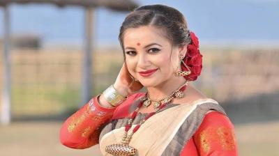 Online business scam: Actress surrenders before police