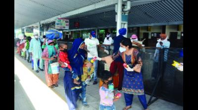 ਪ੍ਰਵਾਸੀ ਮਜ਼ਦੂਰਾਂ ਦੇ ਪਲਾਇਨ ਨਾਲ ਪੰਜਾਬ ਦੇ ਉਦਯੋਗਾਂ ਤੇ ਕਿਸਾਨਾਂ ਦੇ ਸਾਹਮਣੇ ਵੱਡਾ ਸੰਕਟ 