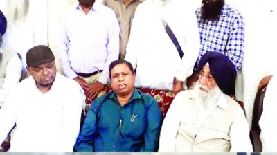 Vaman Meshram Talking to Reporters