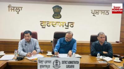 ਪ੍ਰਮੁੱਖ ਸਕੱਤਰ ਵਿੱਤ, ਪੰਜਾਬ, ਏ. ਕੇ. ਸਿਨਹਾ ਖਰੀਦ ਏਜੰਸੀਆਂ ਤੇ ਸਬੰਧਤ ਵਿਭਾਗਾਂ ਦੇ ਅਧਿਕਾਰੀਆਂ ਨਾਲ ਮੀਟਿੰਗ ਕਰਦੇ ਹੋਏ