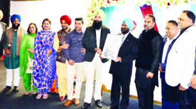 Popular painters Honoring Jarnail Singh.