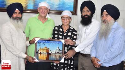 Ambassador of Finland paid obeisance at Sachkhand Sri Harmandir Sahib with his family