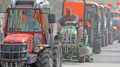 Canada farmer tractor rally
