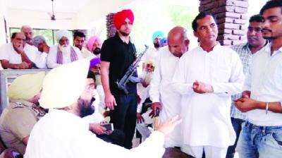 Kangar Talking to Farmers