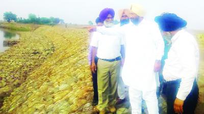 Sukhjinder Singh Randhava visiting Dam