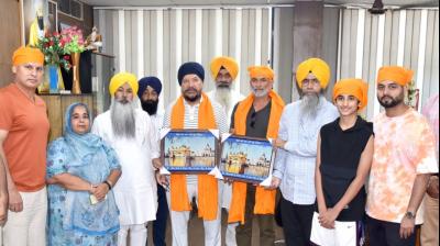 Canadian Family donated 1 kg gold At Sachkhand Sri Harmandir Sahib