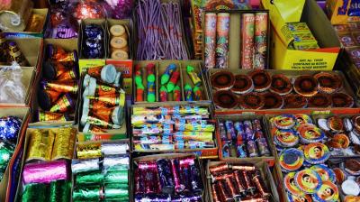 Delhi government bans use of firecrackers in delhi News