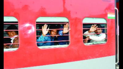 ਜ਼ਿਆਦਾ ਪਰਵਾਸੀਆਂ ਨੂੰ ਲੈ ਜਾਣ ਲਈ ਰੇਲਵੇ ਨੇ ਹੋਰ ਰੇਲਾਂ ਕੀਤੀਆਂ ਪ੍ਰਾਪਤ