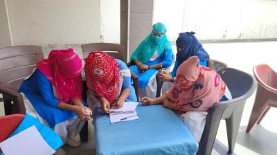 Girl students wrote a letter with blood to CM Yogi