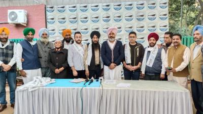  Many social activists and politicians joined AAP