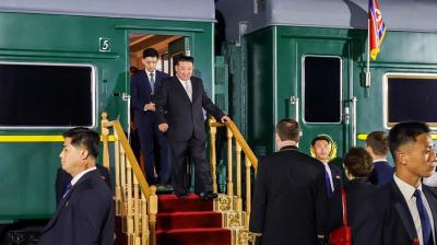 What are the features of Kim Jong-un's luxurious bulletproof train?