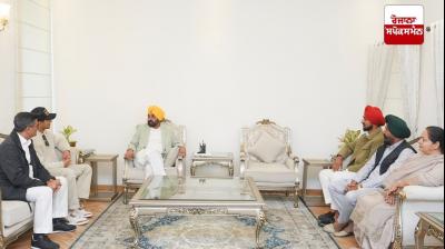 ਦੋਹਾਂ ਖਿਡਾਰੀਆਂ ਨੇ ਮੁੱਖ ਮੰਤਰੀ ਨਾਲ ਮੁਲਾਕਾਤ ਕਰਦੇ ਹੋਏ 