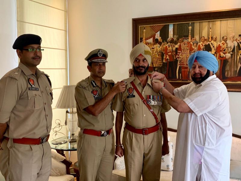 CM Amarinder Singh honoured Kargil war hero Satpal Singh