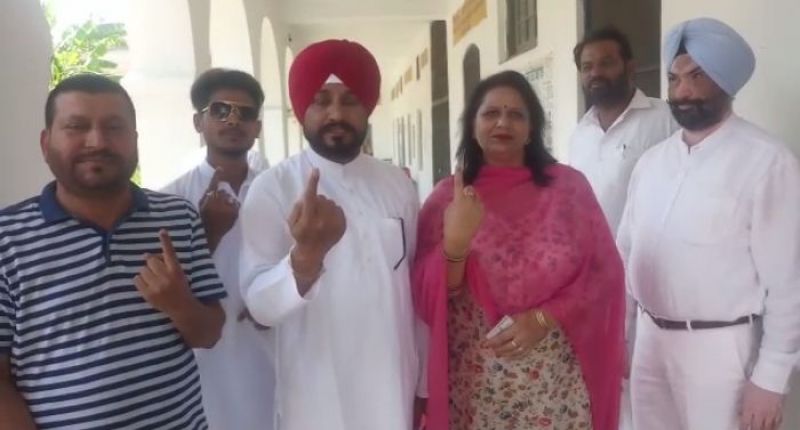 Charanjit Singh Channi with his wife