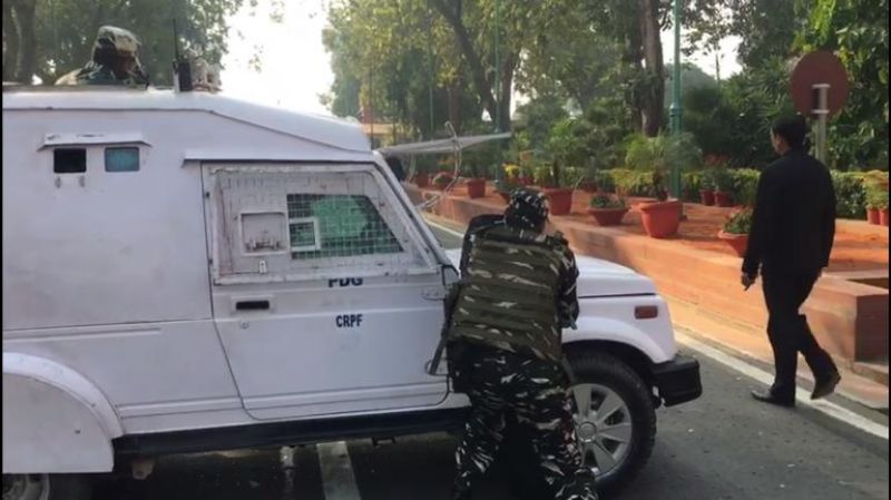 Taxi rams into Pariament barricade