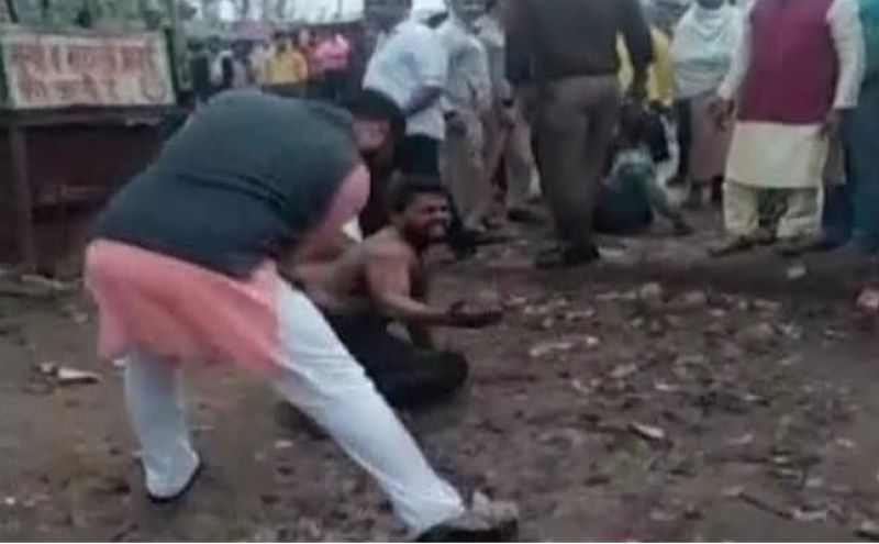 Aap leader beaten young Man 