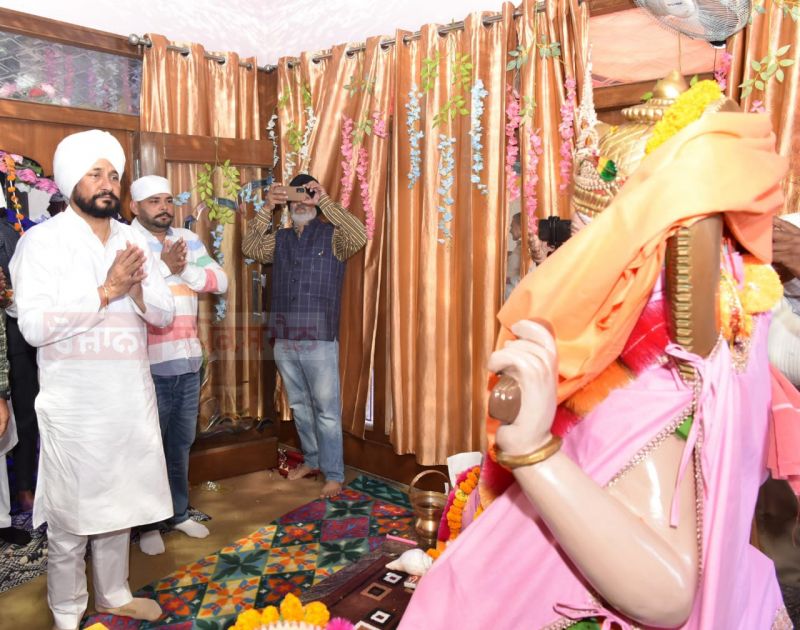 CM Channi pays homage at Vishwakarma temple in Morinda