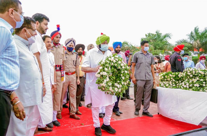  Amarinder inaugurates Jallianwala Bagh centenary memorial park