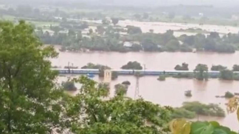Mahalaxmi express badlapur