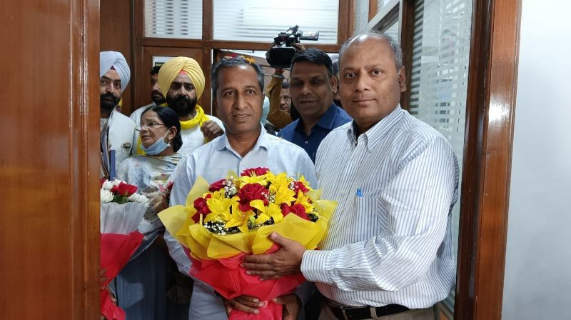 Cabinet Minister Dr. Vijay Singla takes over as Health and Family Welfare Minister
