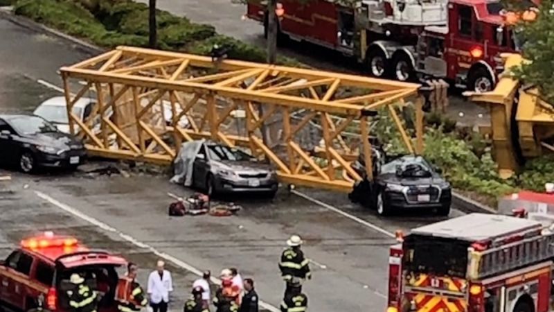 Crane Collapse Four Killed in Seattle As Cars Are Crushed