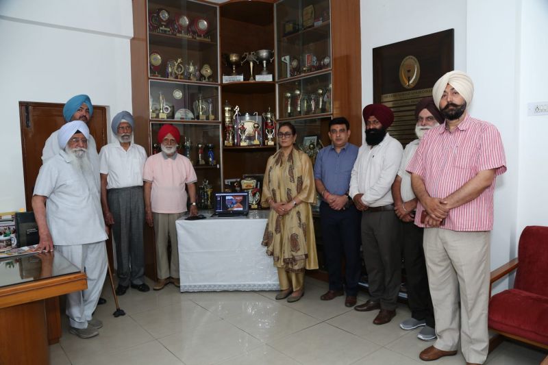 Sri Guru Gobind Singh College unveil prospectus