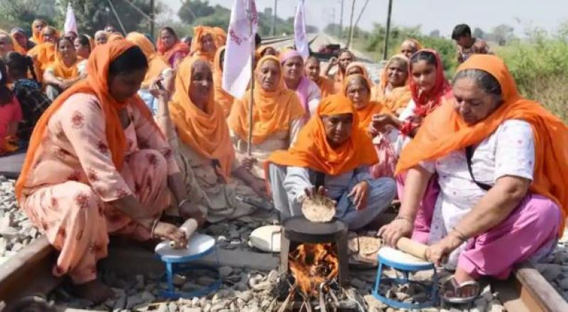 Women rail roko protest